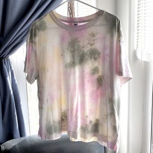Old Navy women’s t-shirt